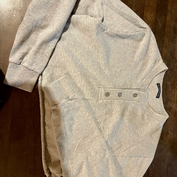 Brandy Melville long sleeve light grey top - Picture 5 of 5